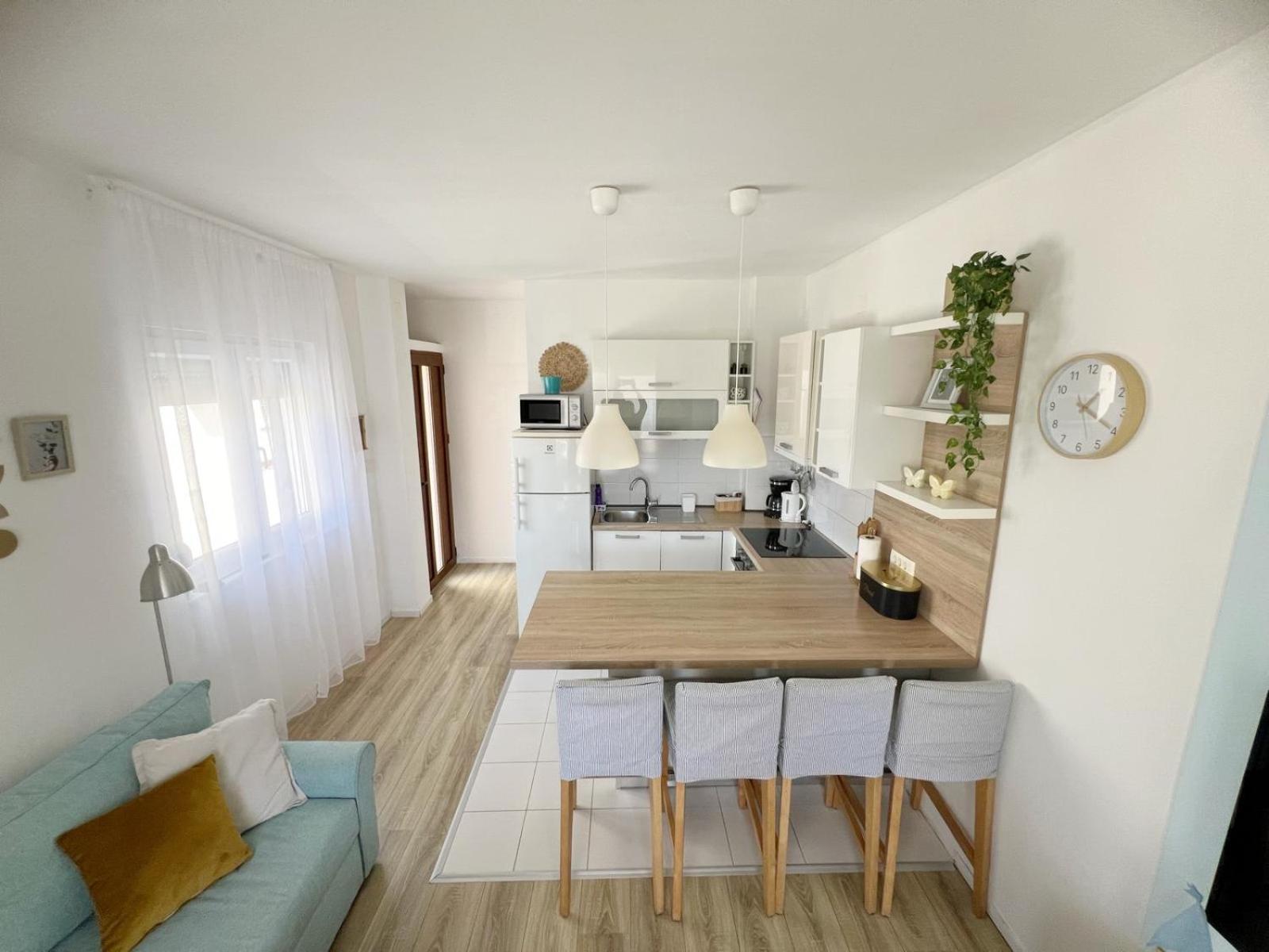Sea Dream Apartments บาร์บินเย ภายนอก รูปภาพ